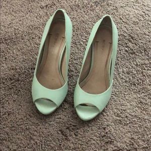 BCBG mint high heels size 6